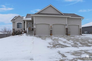 4528 Periwinkle Dr, Manhattan, KS 66502