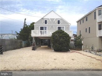 213 W 6th St, Ship Bottom, NJ 08008