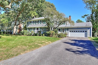 20 Wildflower Rd, Barrington, RI 02806