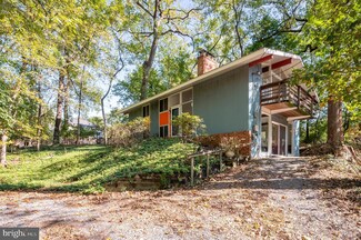 10805 Clermont Ave, Garrett Park, MD 20896
