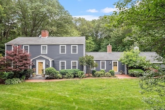 22 High St, Southborough, MA 01772