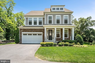 121 S 32nd St, Purcellville, VA 20132