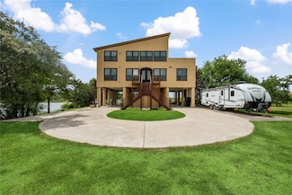 303 Winkler St, Baytown, TX 77520