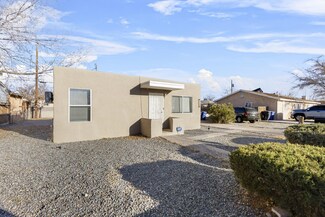 334 61st St NW, Albuquerque, NM 87105