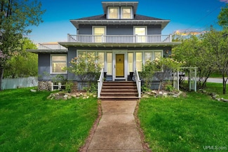 624 E G St, Iron Mountain, MI 49801