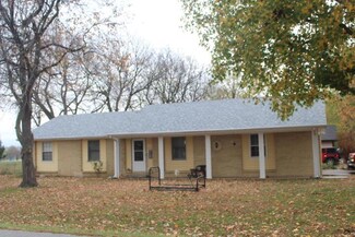 1010 S Killingsworth Ave, Bolivar, MO 65613