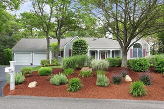 20 Forest Hills Rd, Cotuit, MA 02635