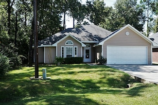 215 Bridgeview Dr, Onalaska, TX 77360