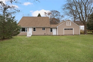 374 Crandall Rd, Tiverton, RI 02878