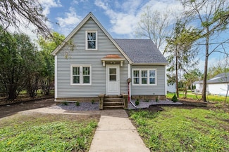 208 4th St E, Jordan, MN 55352