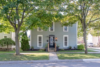 216 W Logan St, Tecumseh, MI 49286