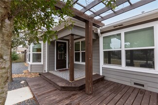 1002 Edgewood Dr, Bryan, TX 77802