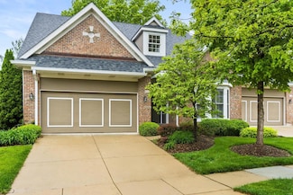 932 Chesterfield Villas Cir, Chesterfield, MO 63017