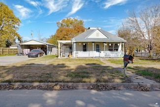 140 E 13th St, Junction City, KS 66441