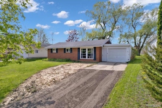 3935 Orr Dr, North Branch, MI 48461