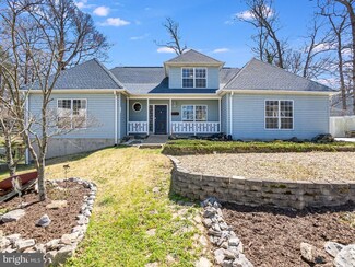 18253 Oakdale Dr, Triangle, VA 22172