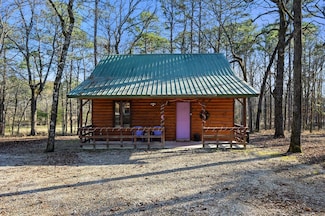 522 Pine Meadow Ln, Broken Bow, OK 74728