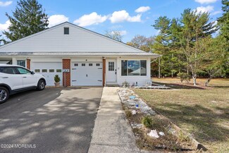 195 Laurel Dr Unit D, Whiting, NJ 08759