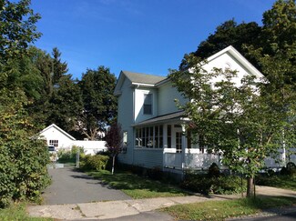 407 Avenue L, Matamoras, PA 18336