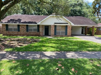 318 Elmwood Dr, Lafayette, LA 70503