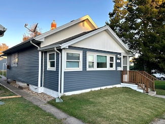927 S 9th Ave, Marshalltown, IA 50158