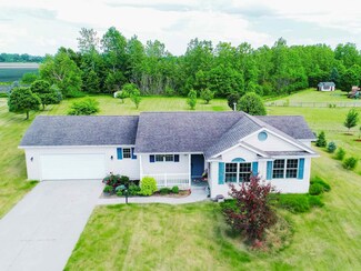 58832 Saint Mary's Ln, Goshen, IN 46528