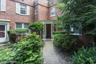 1303 S Barton St Unit 202, Arlington, VA 22204