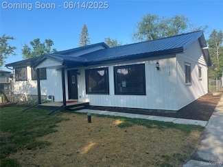 2145 Terrapin St, Wolverine Lake, MI 48390