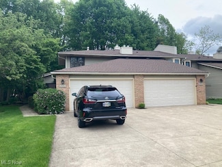 15430 Roxboro Dr, Middleburg Heights, OH 44130