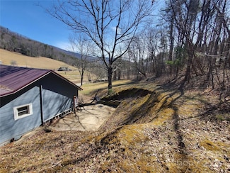 1107 Hamburg Rd, Bakersville, NC 28705