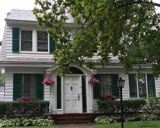 8 Irving Rd, Schenectady, NY 12302