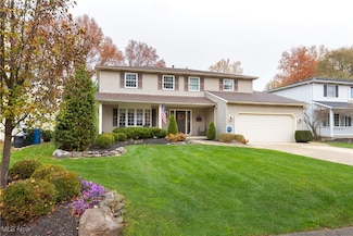 25148 Tara Lynn Dr, North Olmsted, OH 44070