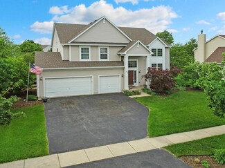1780 Prairie Ridge Cir, Lindenhurst, IL 60046