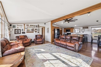 1541 Nature Ct, Winterset, IA 50273