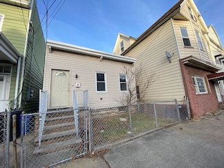 91 W 19th St, Bayonne, NJ 07002