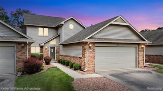 3020 Rivers Edge Dr, Wayne, MI 48184