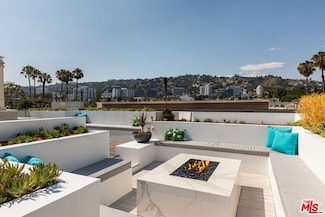 851 N Kings Rd Unit 301, West Hollywood, CA 90069