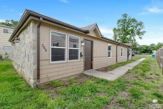 635 W 13th St, Junction City, KS 66441