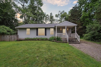 21845 Novi Rd, Northville, MI 48167