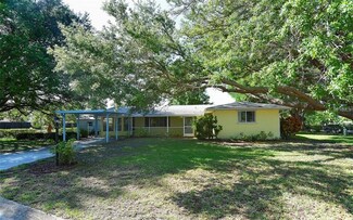 122 Algiers Dr, Venice, FL 34293