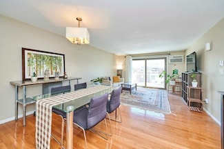 740 Farm Rd Unit 215, Marlborough, MA 01752