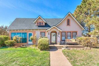 907 N 7th St, Ballinger, TX 76821