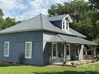 304 Main Ave W, Hildebran, NC 28637