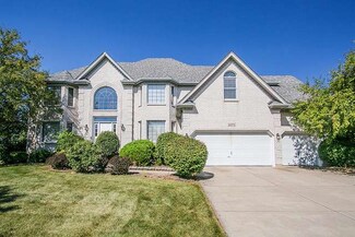 4375 Camelot Cir, Naperville, IL 60564