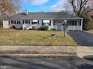 142 Greenbelt Dr, Hatboro, PA 19040