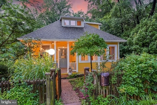15 Jefferson Ave, Takoma Park, MD 20912