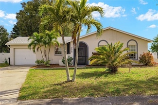 935 Hearty St, North Fort Myers, FL 33903