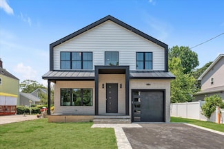 18 Anita Ave, Syosset, NY 11791