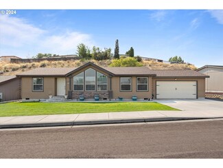 3076 SW River View Dr, Pendleton, OR 97801