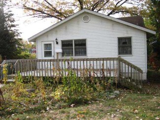 25000 W Forest Dr, Lake Villa, IL 60046